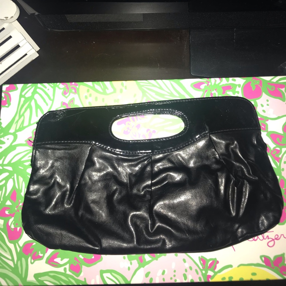 Black clutch